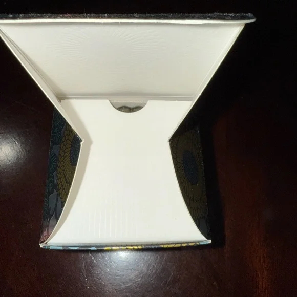 NWOT Voluspa French Cade Lavender Candle - Blue, Gold, Green - Picture 2 of 7